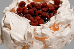 Pavlova dessert